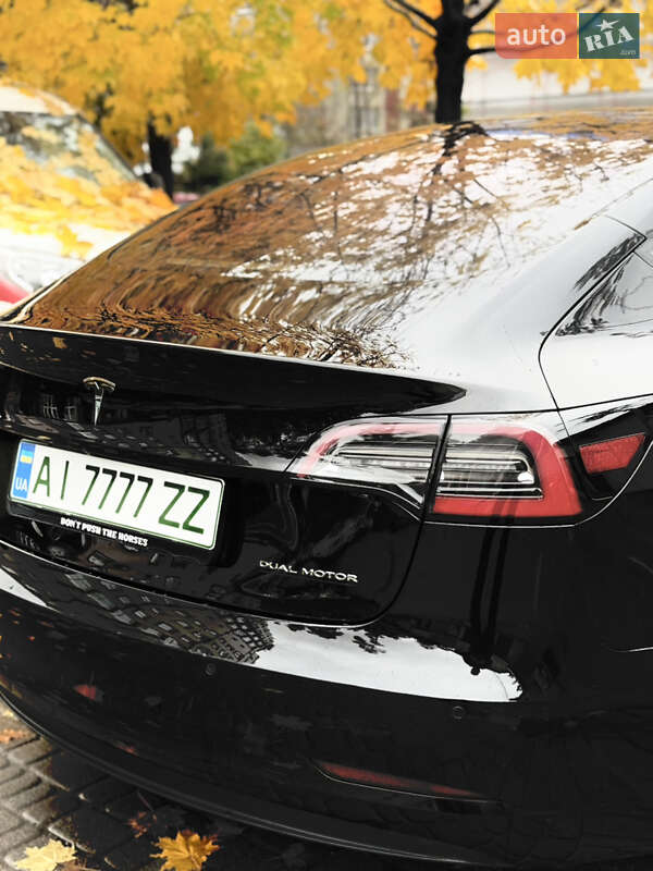 Седан Tesla Model 3 2018 в Ірпені
