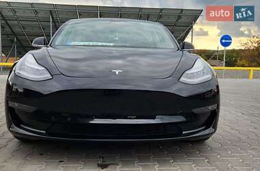 Седан Tesla Model 3 2019 в Благовещенском