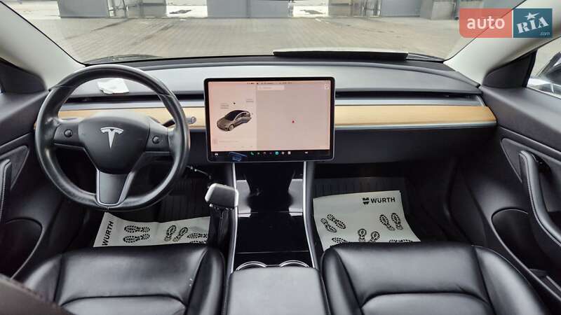 Седан Tesla Model 3 2019 в Благовещенском