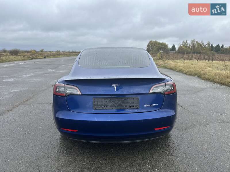 Седан Tesla Model 3 2019 в Березному
