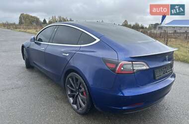 Седан Tesla Model 3 2019 в 