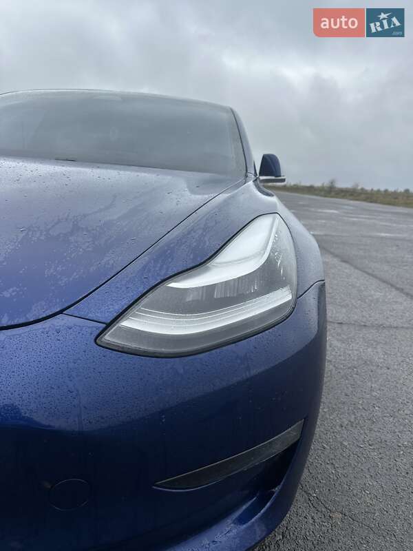 Седан Tesla Model 3 2019 в Березному