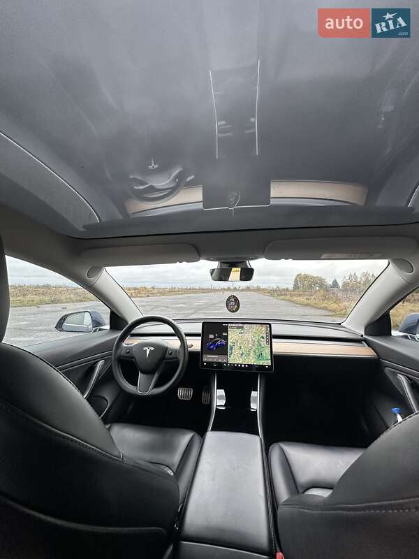 Седан Tesla Model 3 2019 в Березному