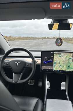 Седан Tesla Model 3 2019 в 
