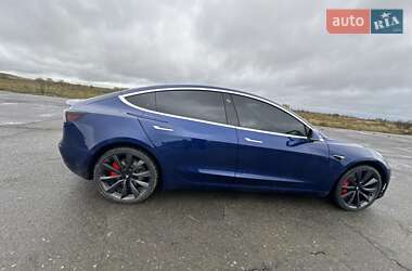 Седан Tesla Model 3 2019 в 