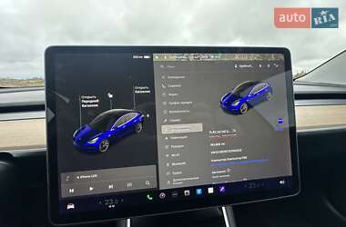 Седан Tesla Model 3 2019 в 