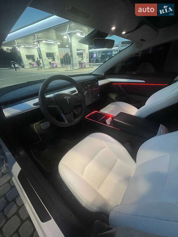 Седан Tesla Model 3 2023 в Львові