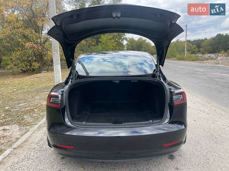 Седан Tesla Model 3 2023 в Каменском