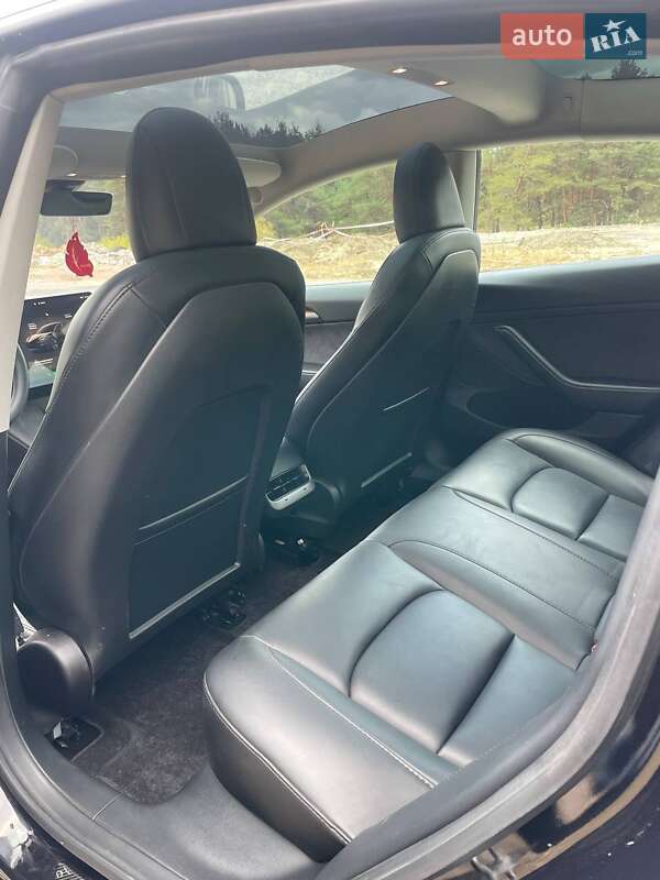 Седан Tesla Model 3 2023 в Каменском