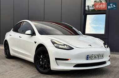 Седан Tesla Model 3 2022 в 