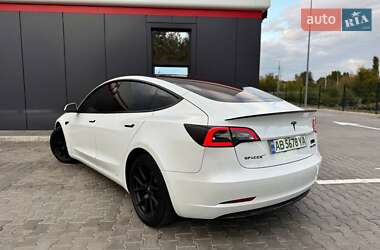 Седан Tesla Model 3 2022 в 