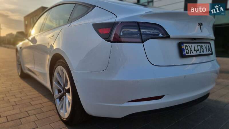Седан Tesla Model 3 2021 в Хмельницькому