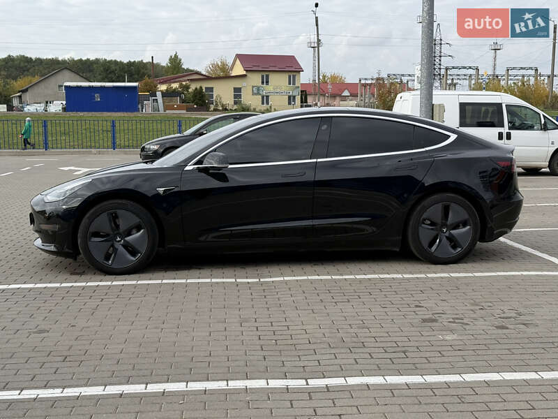Седан Tesla Model 3 2019 в Нововолынске