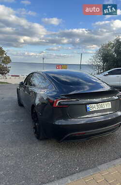 Седан Tesla Model 3 2024 в Черноморске