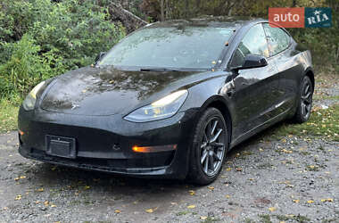 Седан Tesla Model 3 2022 в Житомире