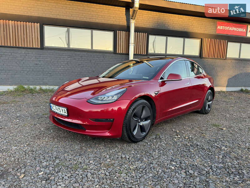 Седан Tesla Model 3 2018 в Луцке