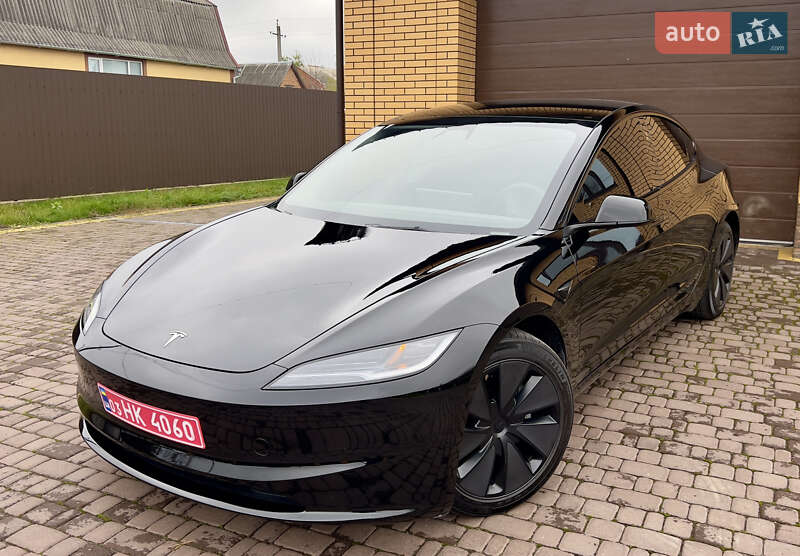 Седан Tesla Model 3 2024 в Олевську