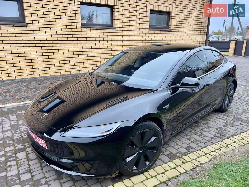 Седан Tesla Model 3 2024 в Олевську