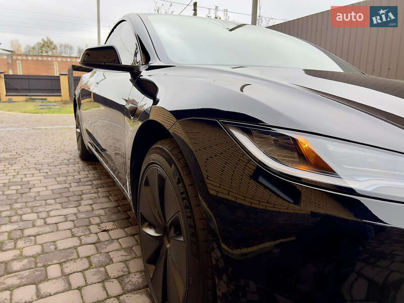 Седан Tesla Model 3 2024 в Олевську