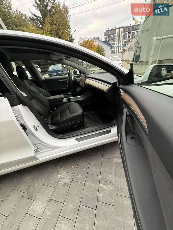 Седан Tesla Model 3 2021 в Ужгороде фото 36 Седан Tesla Model 3 2021 в Ужгороде