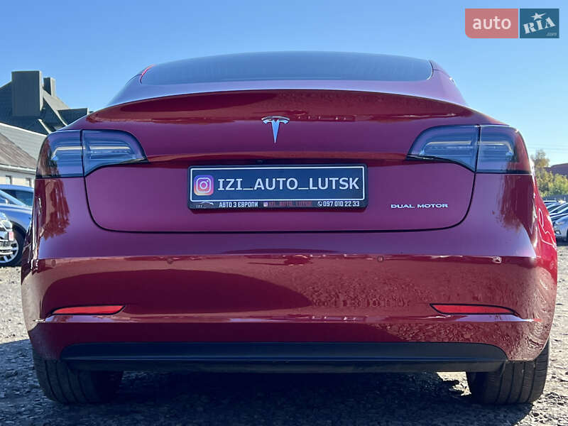Седан Tesla Model 3 2020 в Луцьку