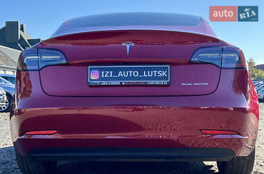 Седан Tesla Model 3 2020 в 