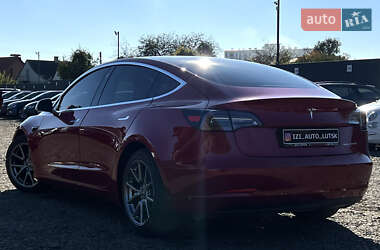 Седан Tesla Model 3 2020 в 