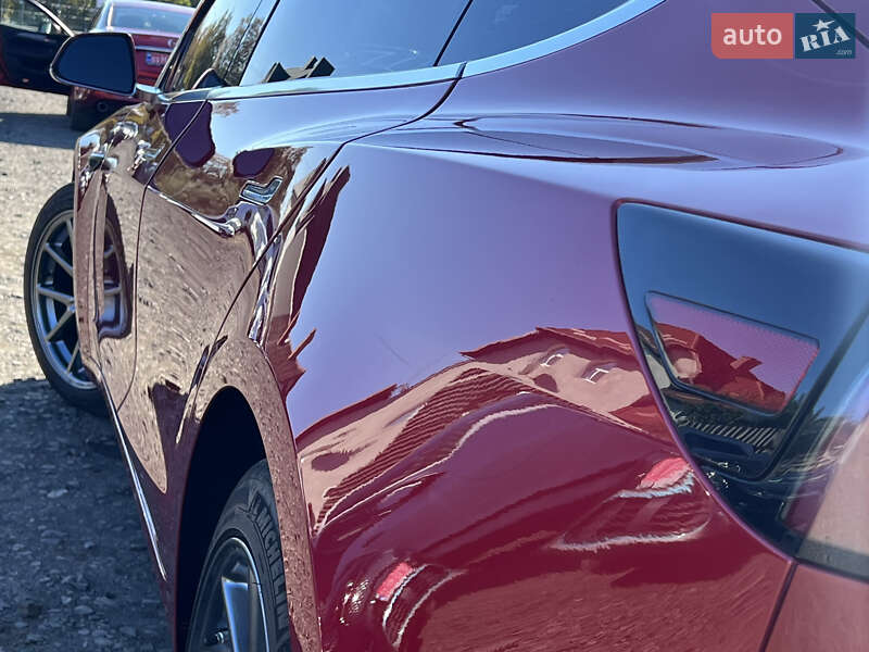 Седан Tesla Model 3 2020 в Луцьку