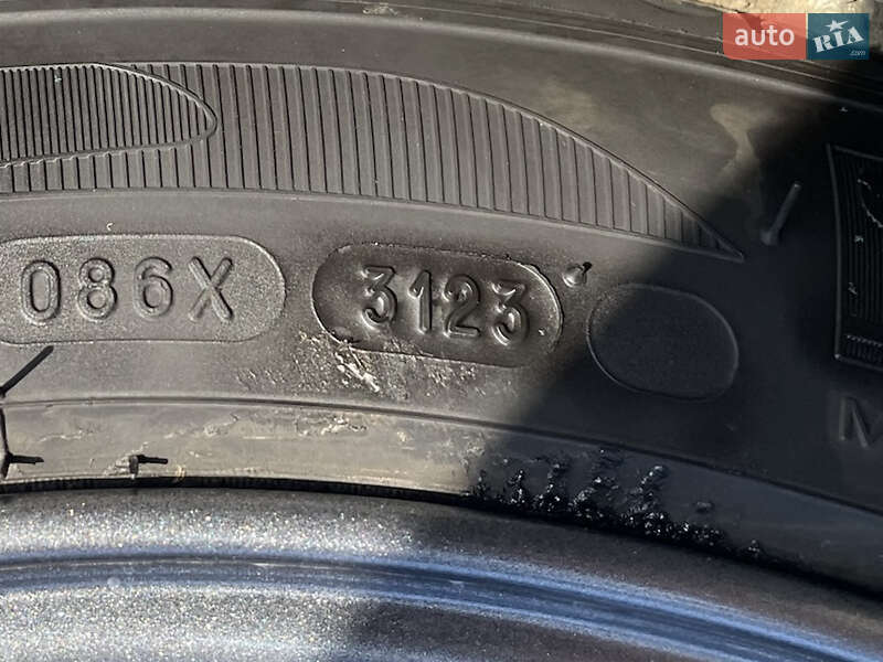 Седан Tesla Model 3 2020 в Луцьку