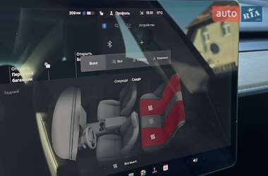Седан Tesla Model 3 2020 в 
