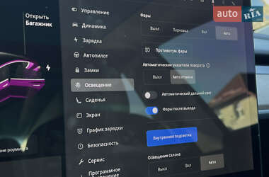 Седан Tesla Model 3 2020 в 