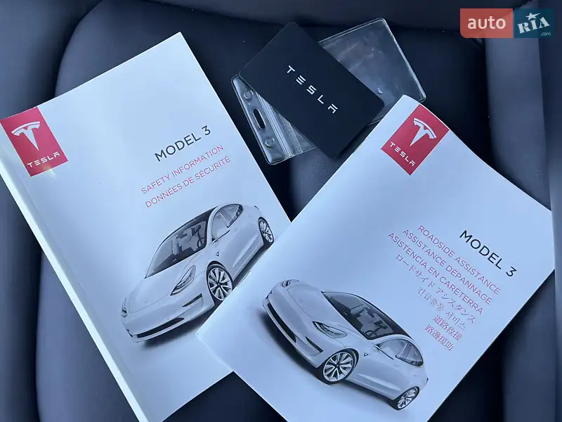Седан Tesla Model 3 2020 в Луцьку документ