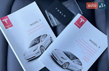 Седан Tesla Model 3 2020 в 