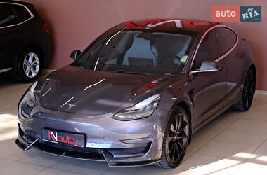 Седан Tesla Model 3 2019 в Одесі
