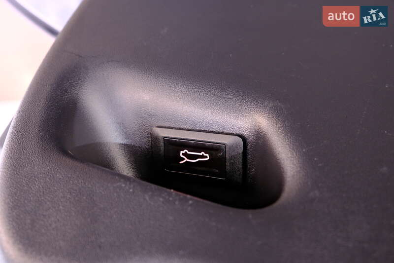 Седан Tesla Model 3 2019 в Одессе фото 50 Седан Tesla Model 3 2019 в Одессе