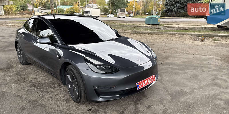 Седан Tesla Model 3 2022 в Днепре