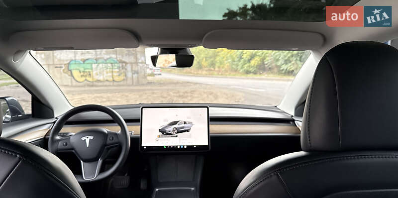 Седан Tesla Model 3 2022 в Днепре