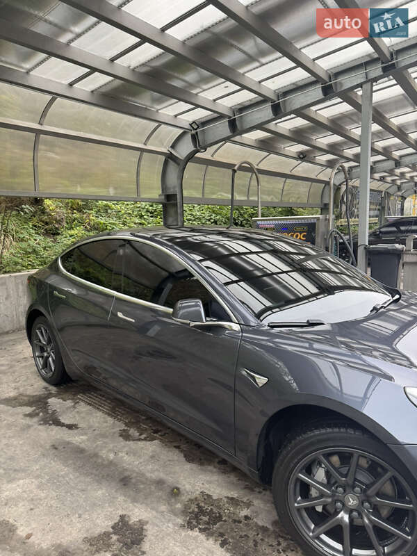 Седан Tesla Model 3 2019 в Киеве фото 3 Седан Tesla Model 3 2019 в Киеве