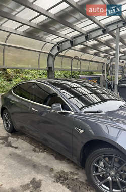 Седан Tesla Model 3 2019 в 