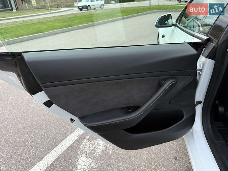 Седан Tesla Model 3 2021 в Киеве фото 30 Седан Tesla Model 3 2021 в Киеве