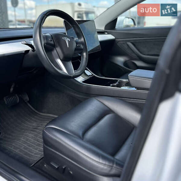 Седан Tesla Model 3 2018 в Києві фото 7 Седан Tesla Model 3 2018 в Києві