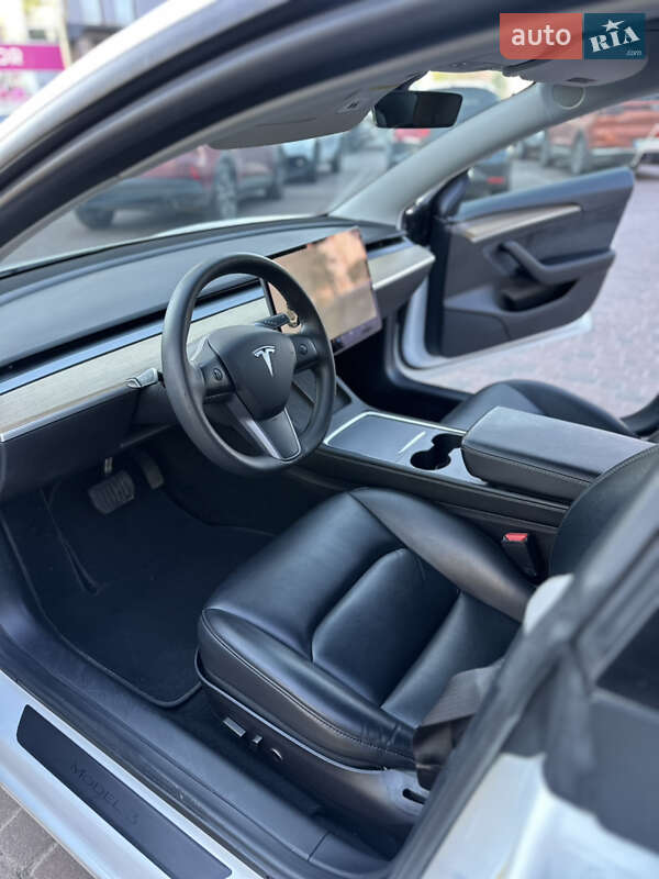 Седан Tesla Model 3 2021 в Ивано-Франковске