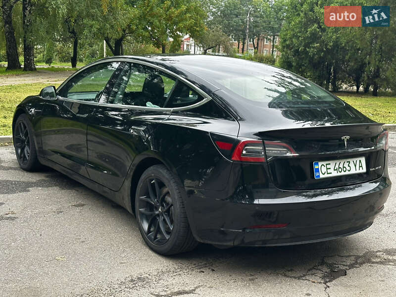 Седан Tesla Model 3 2019 в Черновцах
