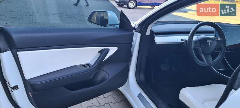 Лифтбек Tesla Model 3 2018 в Нововолынске фото 3 Лифтбек Tesla Model 3 2018 в Нововолынске