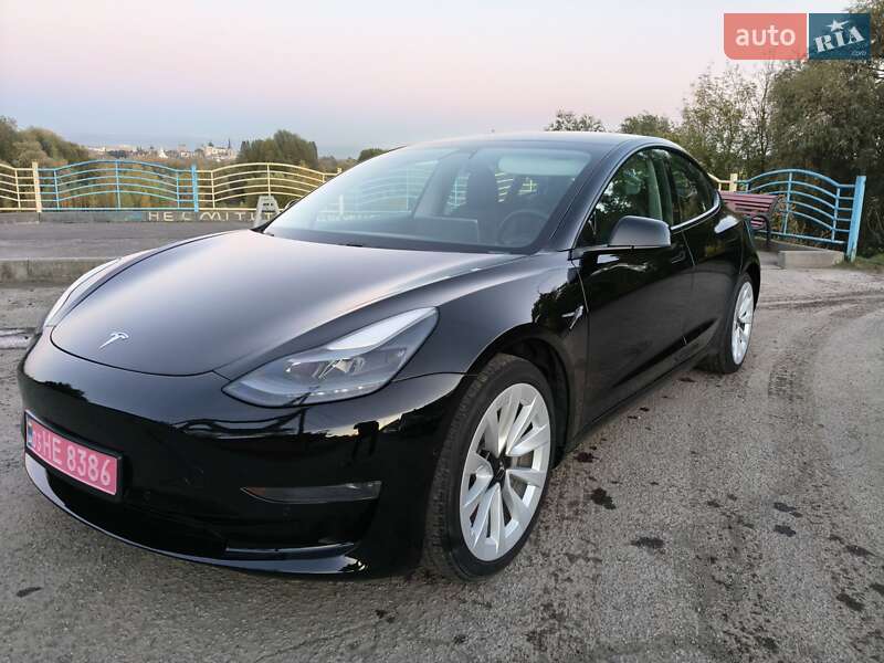 Седан Tesla Model 3 2021 в Луцьку