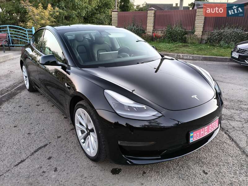 Седан Tesla Model 3 2021 в Луцьку