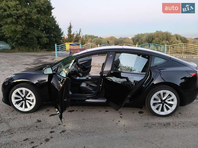 Седан Tesla Model 3 2021 в Луцьку