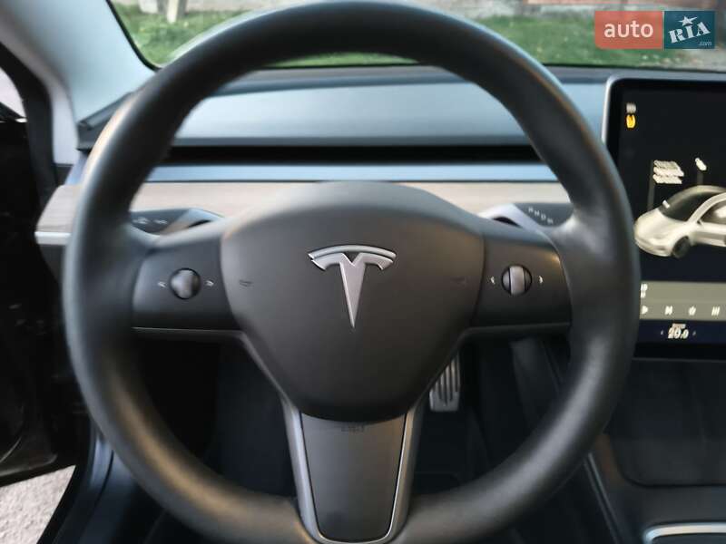 Седан Tesla Model 3 2021 в Луцьку