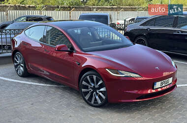 Седан Tesla Model 3 2024 в 