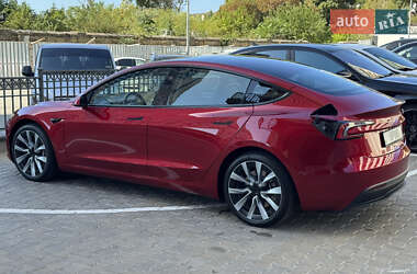 Седан Tesla Model 3 2024 в 